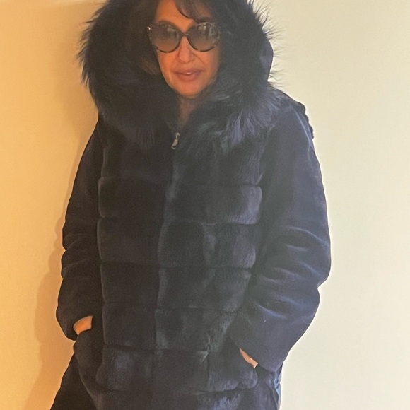 Elegant Navy Real Fur Hooded Jacket - Picture 8 of 12